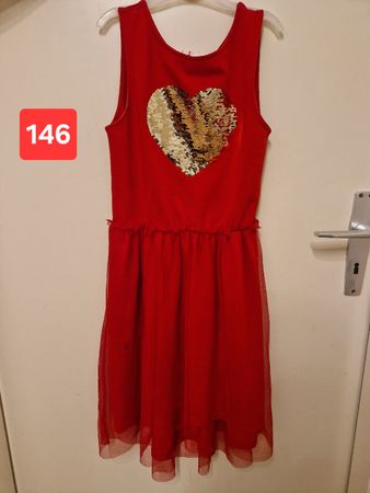 robe taille 146 idéal pour Noël