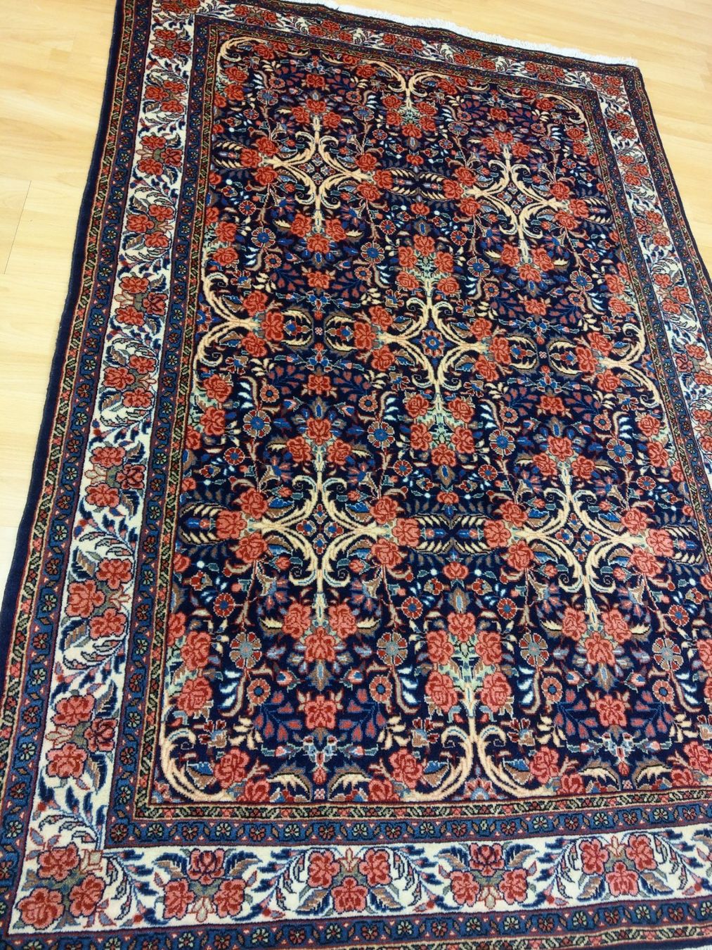 Bidjar Tappeti: Wunderschöner Rosen Bidjar 112 x 166 – Nuovo (secondo la descrizione) da Horgen venduto da ilanist 7