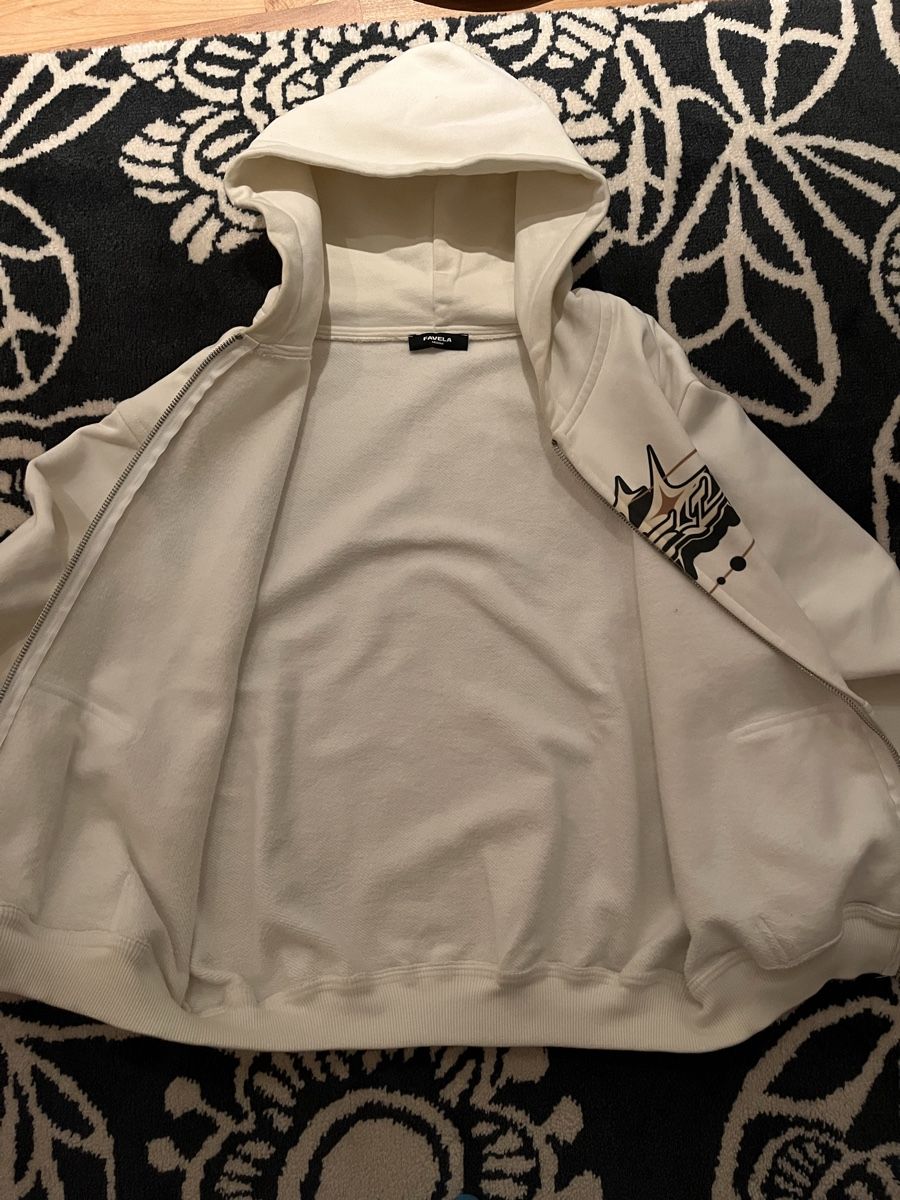 Maglioni & Felpe: Favela Zipup Hoodie - Weiss – Usato da Gipf-Oberfrick venduto da rou_sfb2 2