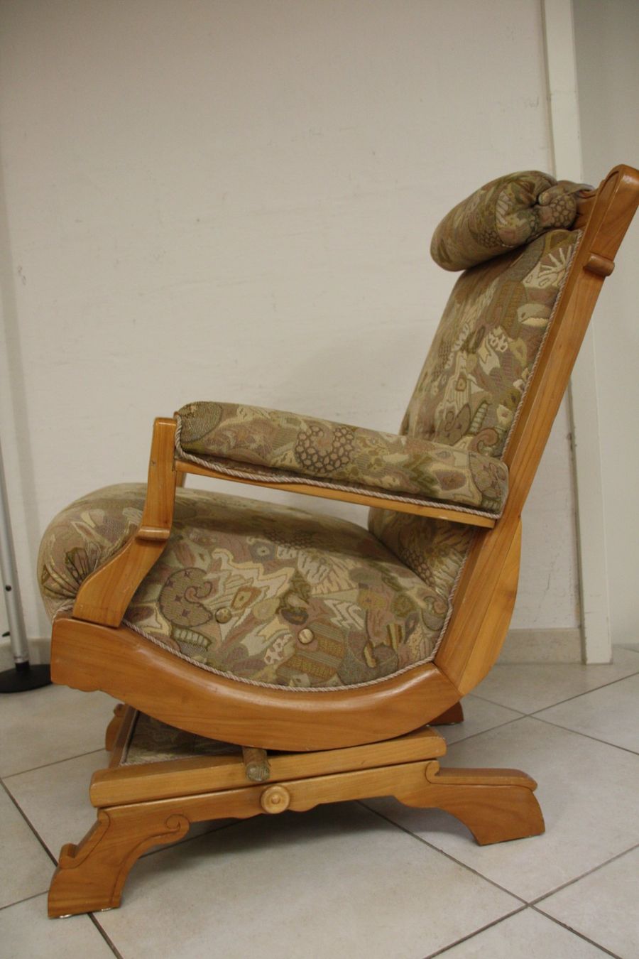 Chaises: Schaukelstuhl, Stoff und helles Holz – D'occasion à Nürensdorf par Magi14 1