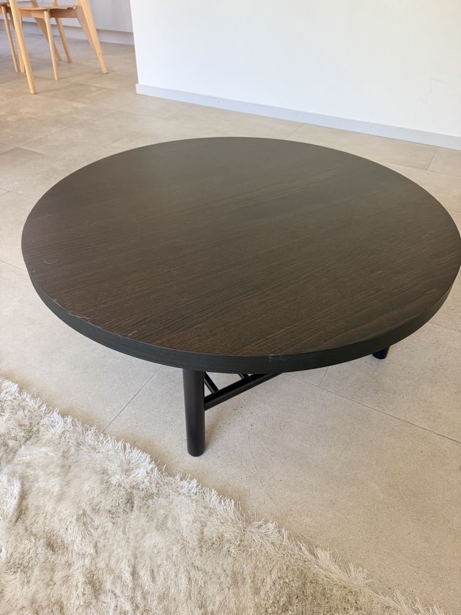 Tische: Round coffee table dark wood with shelf – Gebraucht aus Zürich von Kai_yt2y 3