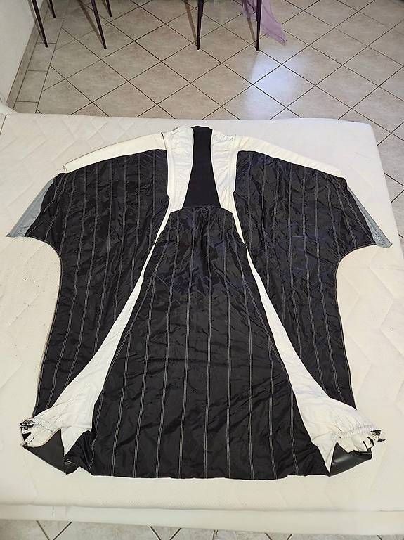 Completi: Wingsuit Venom neuwertig – Usato da Lyss venduto da Sparadiesler 1
