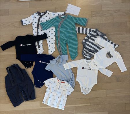 Baby Kleiderpau Grösse 56