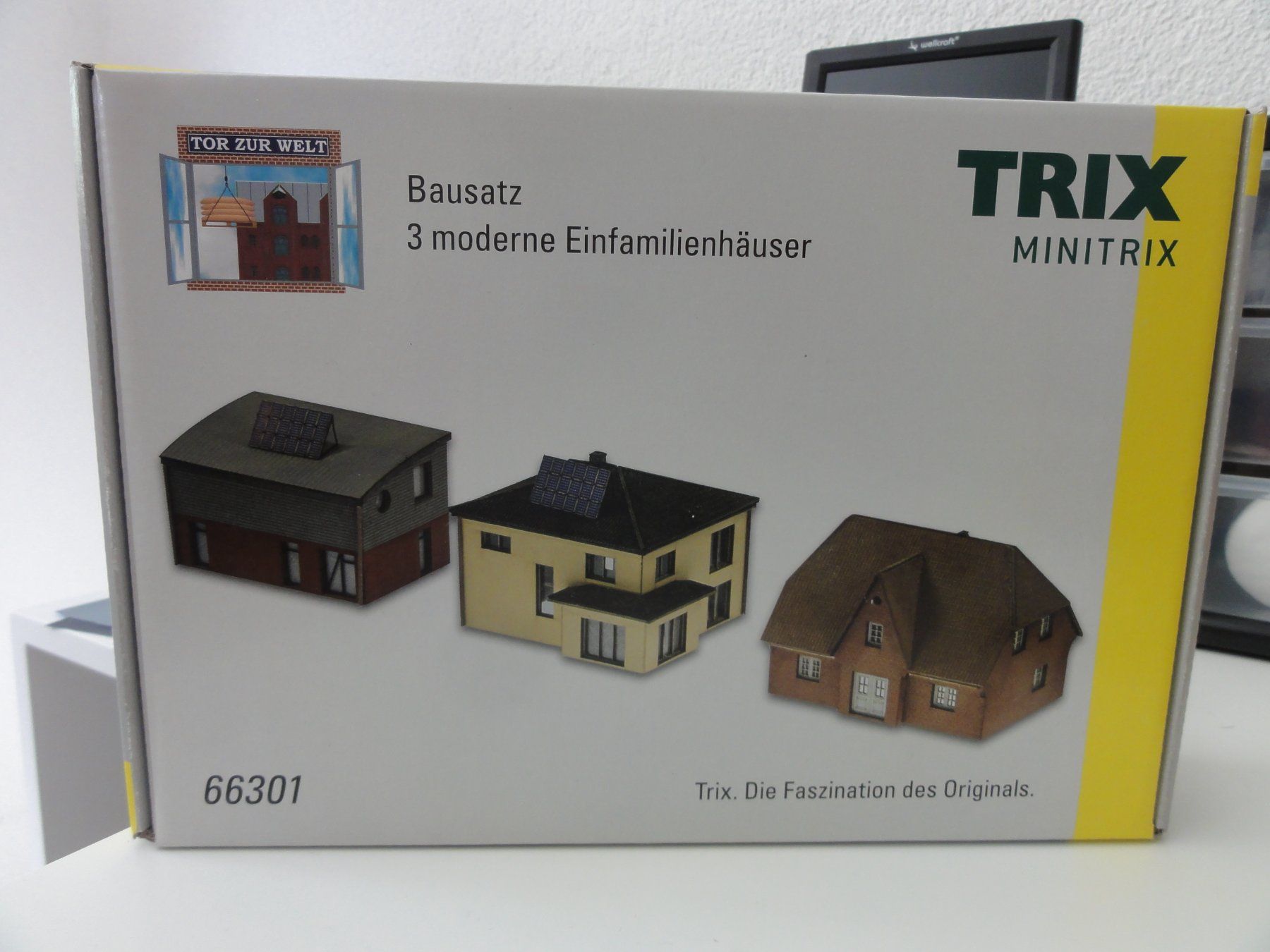 Trix Modellini di ferrovie: Minitrix 66301 Bausatz drei moderne Einfamilienhäuser, neu – Nuovo e nell'imballaggio originale da St. Gallen venduto da Zuerichente