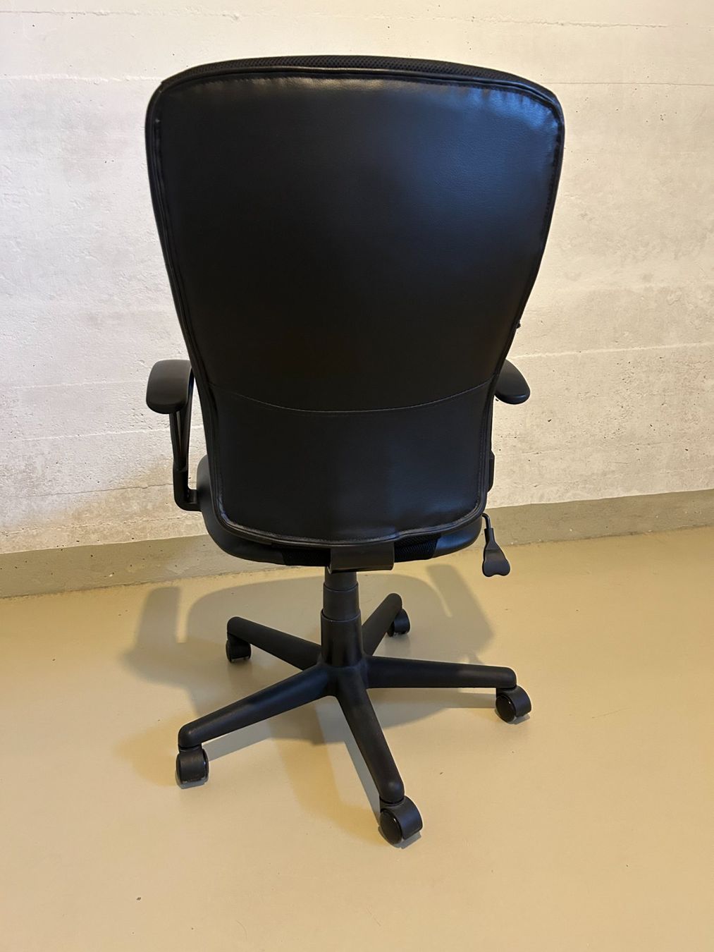 Stühle: Bürostuhl Schwarz – Gebraucht aus Zofingen von Bolec 1