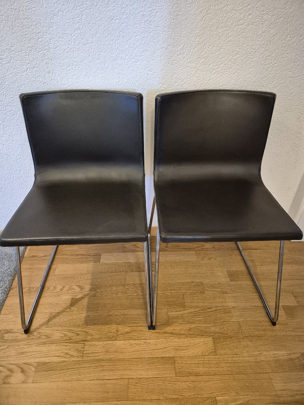 Ikea Stühle: IKEA BERNHARD LEATHER CHAIRS – Gebraucht aus Prangins von Dronning