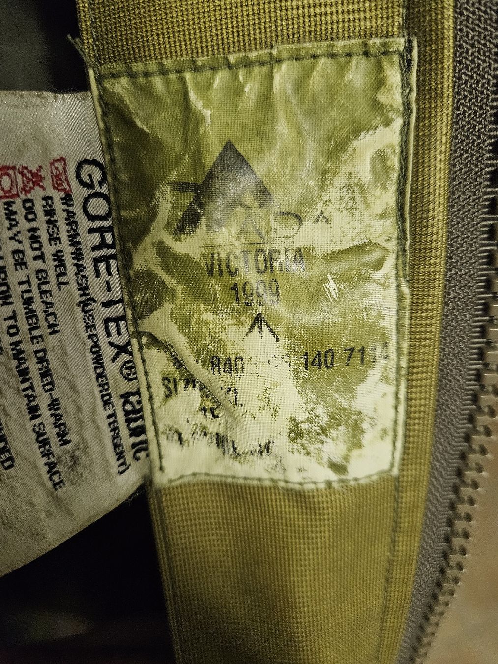 Uniformi: Gore Tex Parka Australische Armee – Usato da Hägglingen venduto da Baltica 4
