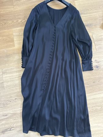Robe noire longue boutonnée manches longues taille S 