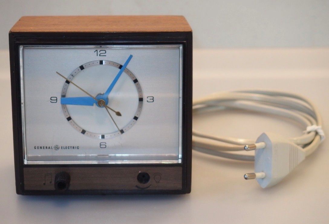 Europa Sveglie: Vintage Uhr General Electric Mod. DC 67 – Usato da Luzern venduto da THINGS-11 1