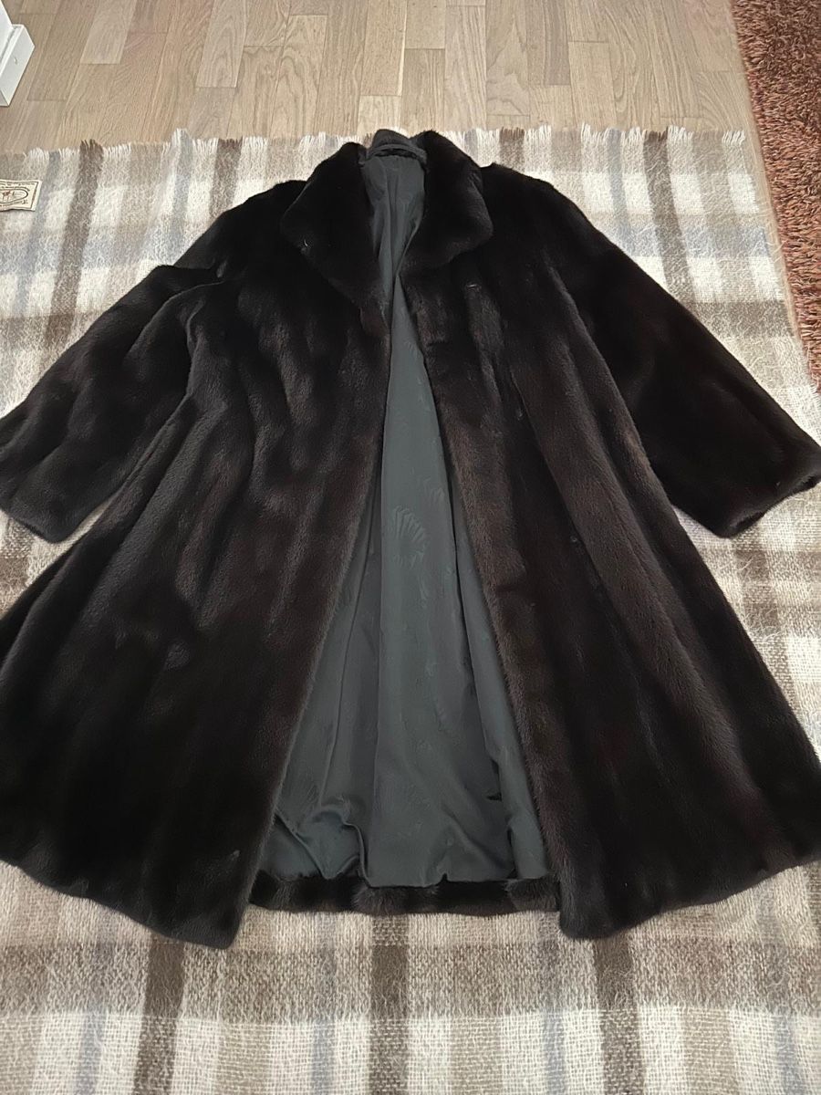 Nerz Manteaux: Schwarzer Nerzmantel BLACKGLAMA – D'occasion à Binningen par Yuliya15