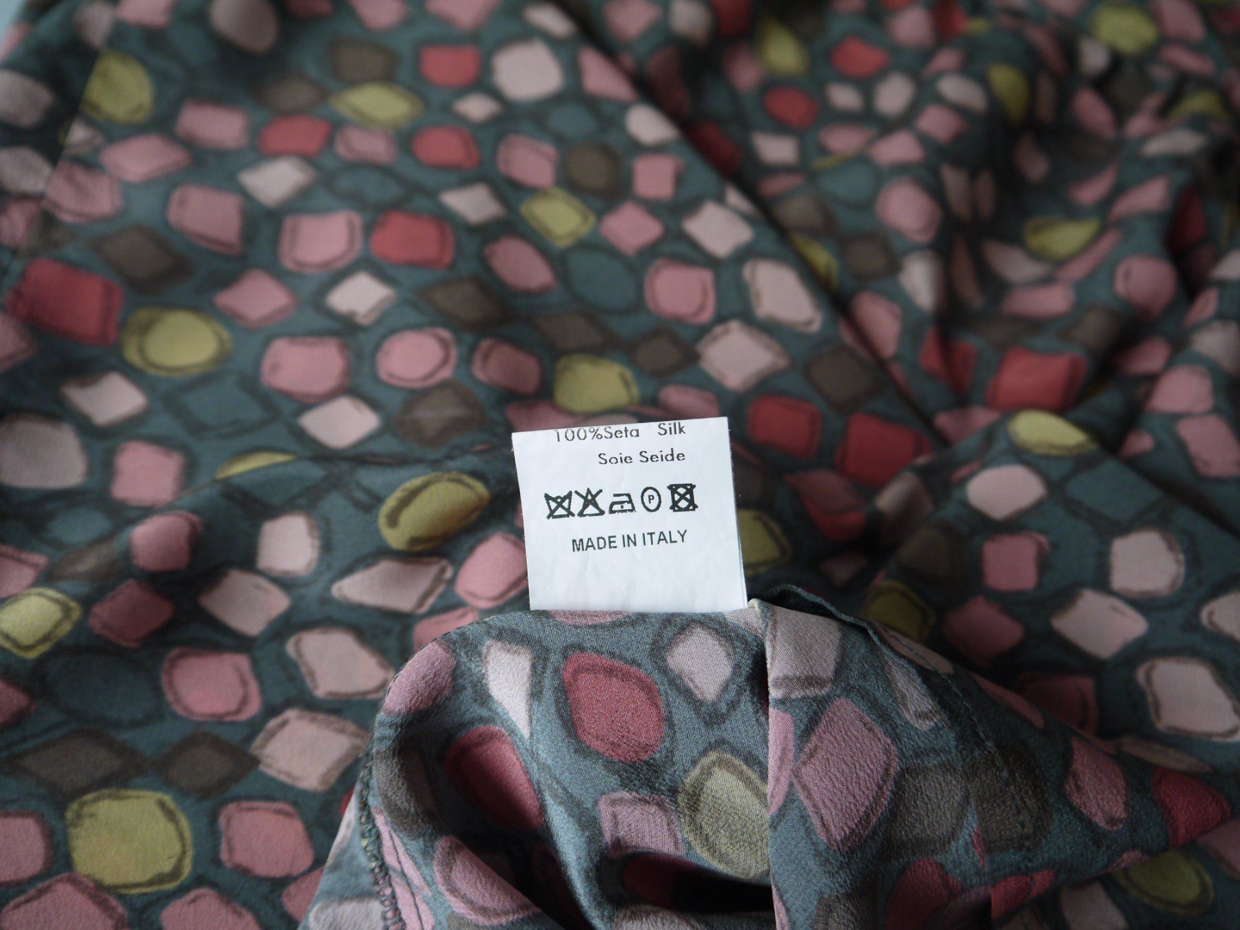 Camicette: Attic and Barn  Bluse / Top aus 100% Seide  Gr: L – Usato da Hagendorn venduto da Blaf 4