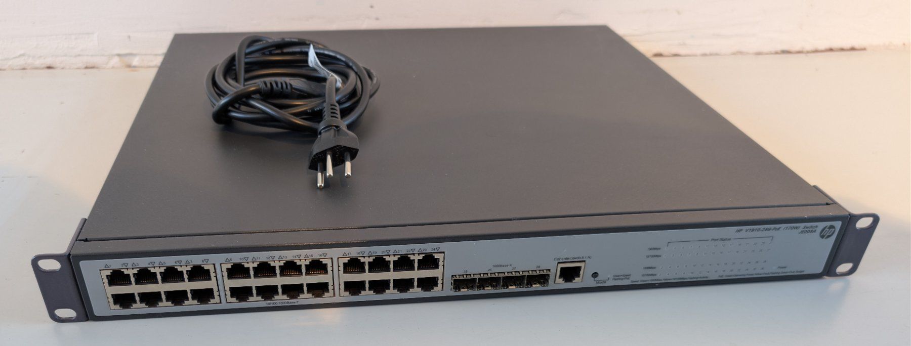 Hewlett Packard Hub & Switch: HPE 1910-24G PoE Switch – Usato da Dietlikon venduto da ComdatAG 1