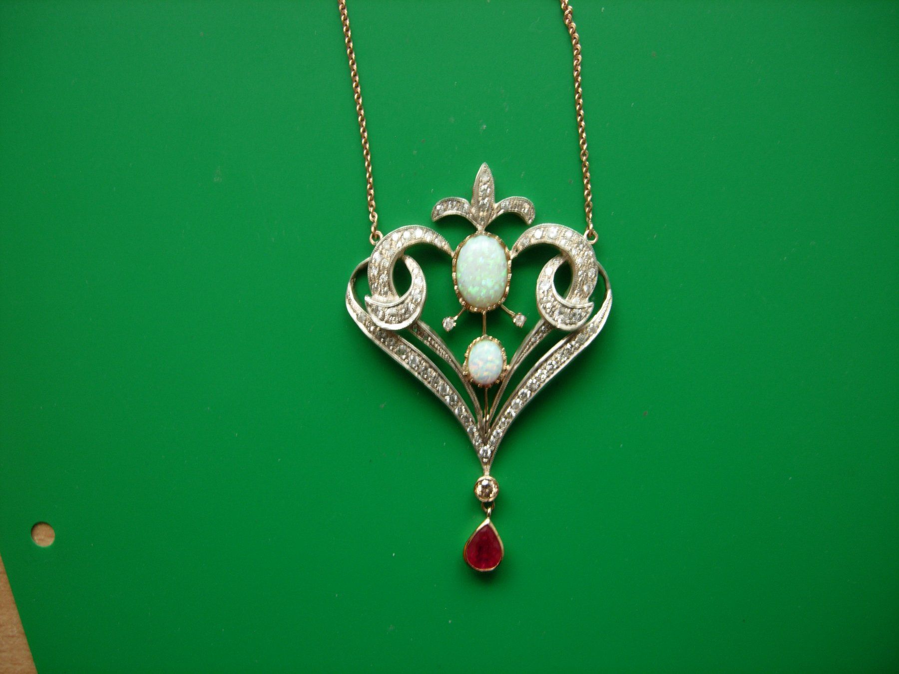 Ciondoli: Jugendstil-Anhänger,14 K.Gold – Usato da Luzern venduto da Lucernauno 3