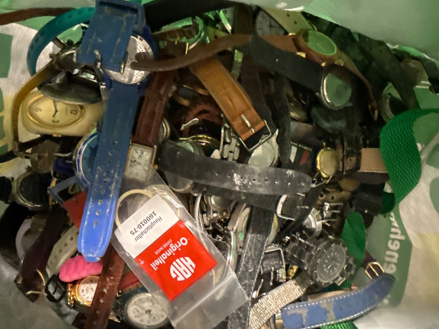 Uhren: Sackvoll Uhren unkontrolliert – Defekt aus Pfeffingen von Allhandelklgwatches