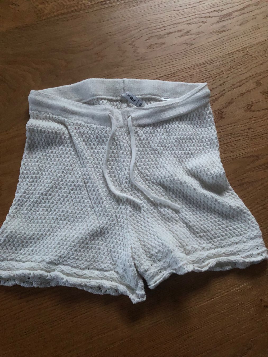 Pantaloni: GARNSHORTS weiss XS – Usato da Wattwil venduto da jopara