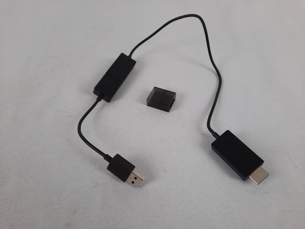 Microsoft Wireless Display Adapter 1733 1
