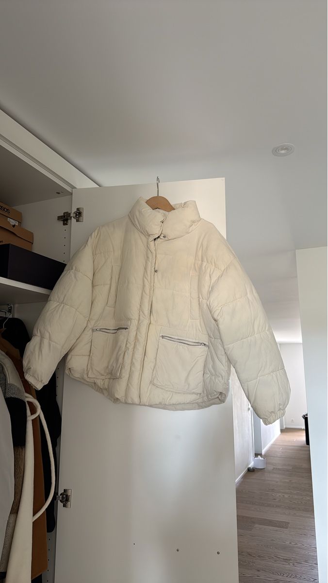 Giacche: Puffer Jacket beige oversized used condition – Usato da Oberglatt ZH venduto da Sale12