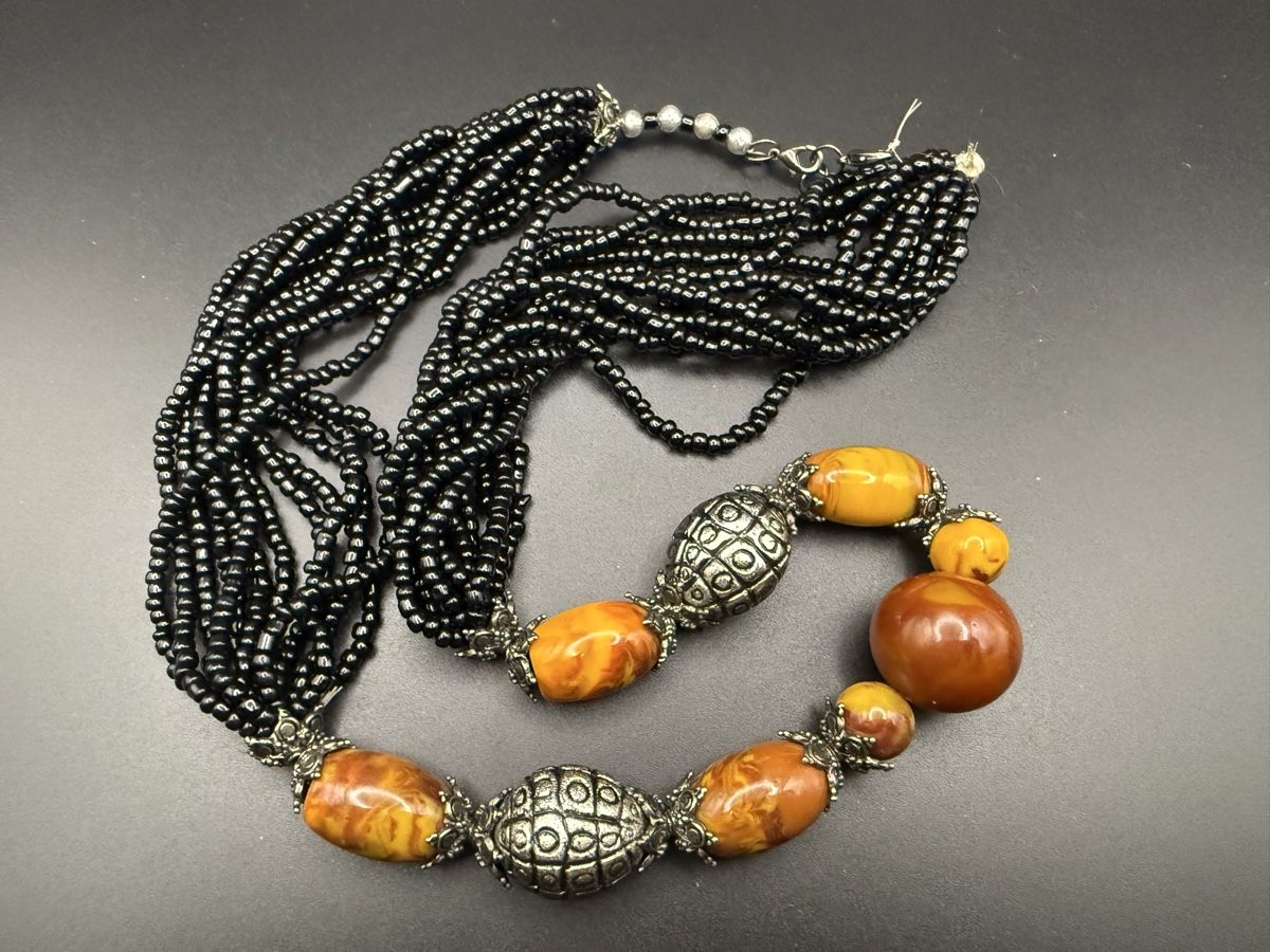 Catenine: Vintage Halskette orange und schwarz – Usato da Lamone venduto da LaCantinaMagica 3