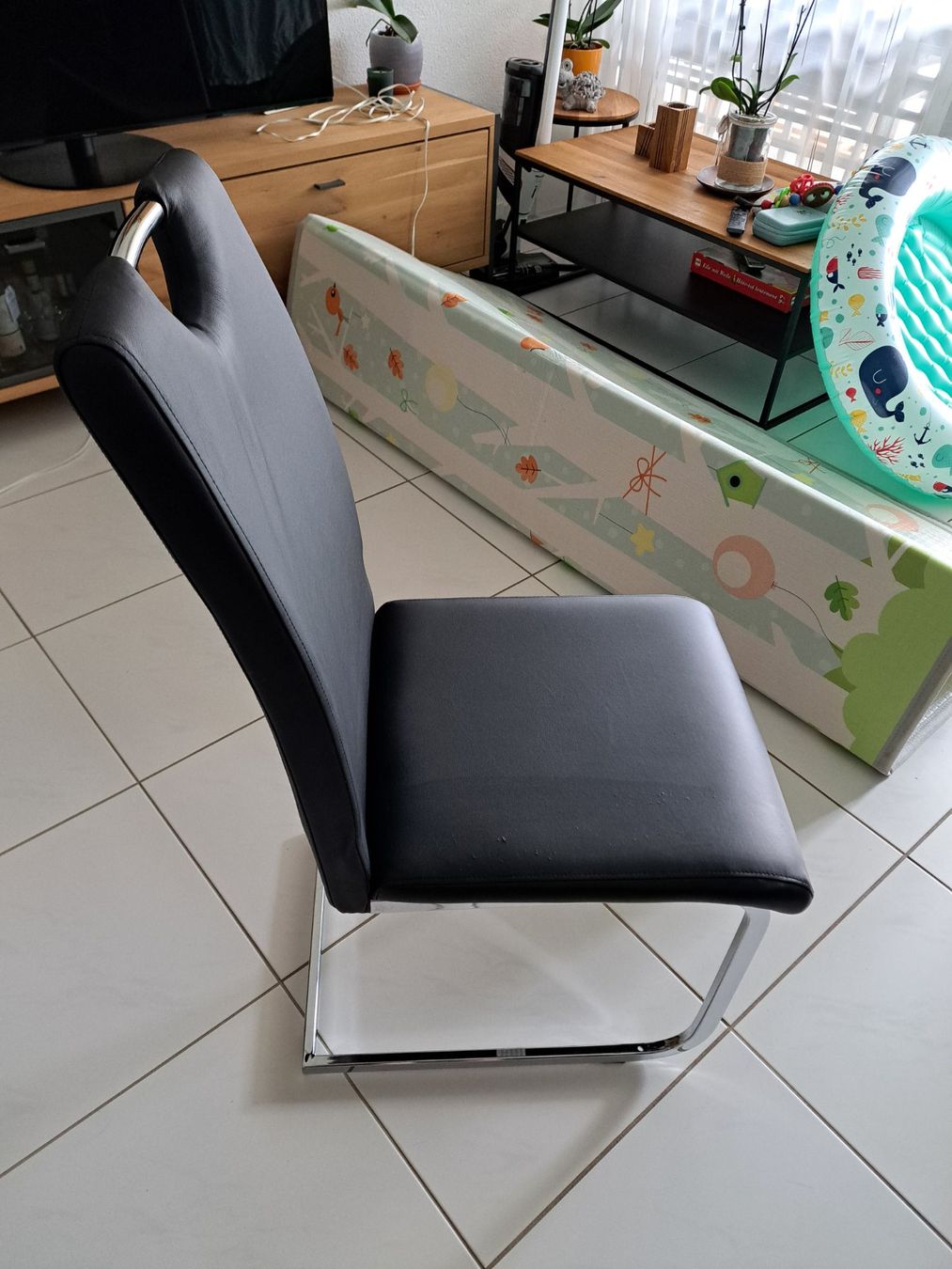 Stühle: Gratis 4 Kunstlederstühle schwarz – Gebraucht aus Nürensdorf von dan_2lhd 2