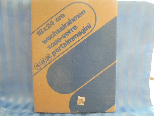 Bilderrahmen: 3 Bilderrahmen NEU – Neu und originalverpackt aus Hinwil von Glasperlen