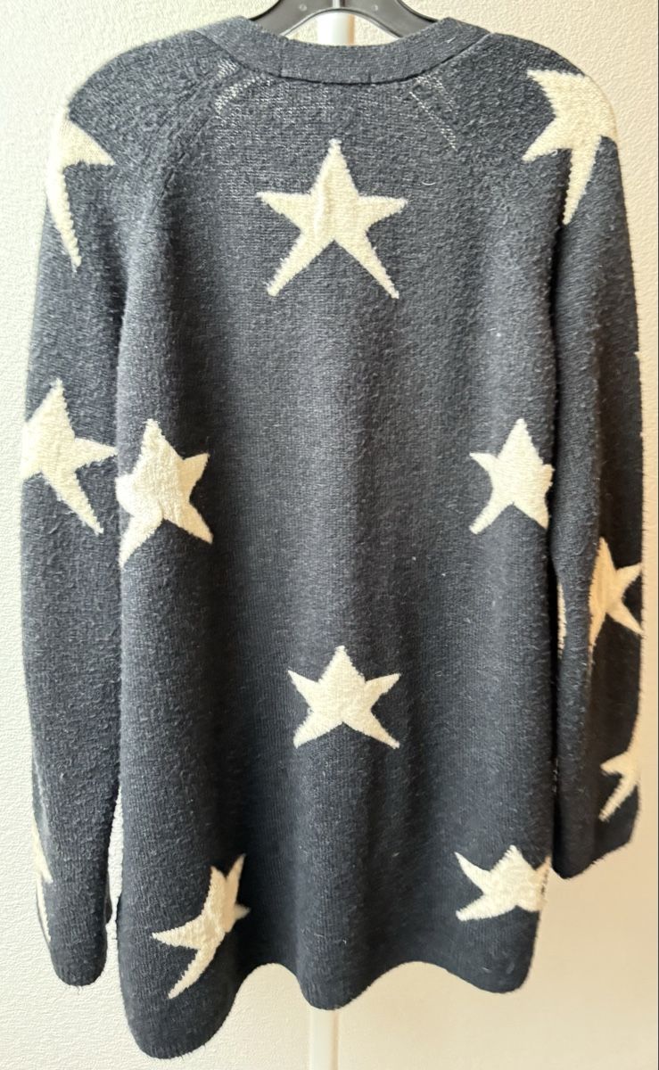 Only Jacken: ONLY Cardigan mit Sternenmuster, Grösse L – Gebraucht aus Islikon von Julies_wardrobe 2
