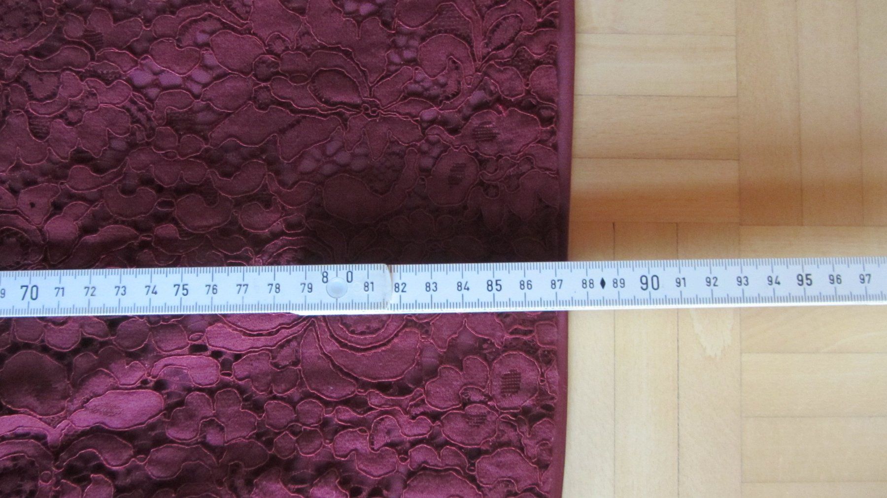 Kleider: Robe bordeaux en dentelle M About You – Gebraucht aus Oberried FR von berg04 2
