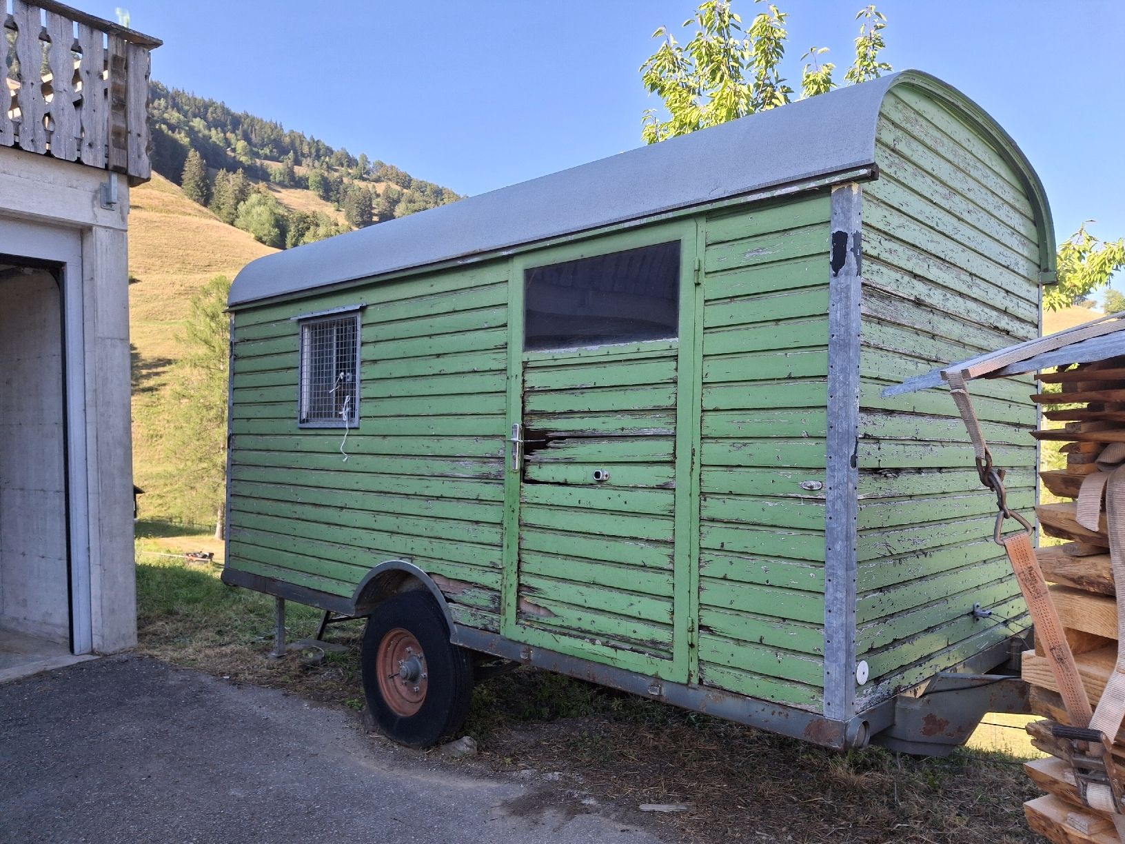 Remorques: Bauwagen Kleintierstall Tinyhaus – D'occasion à Libingen par Cm81