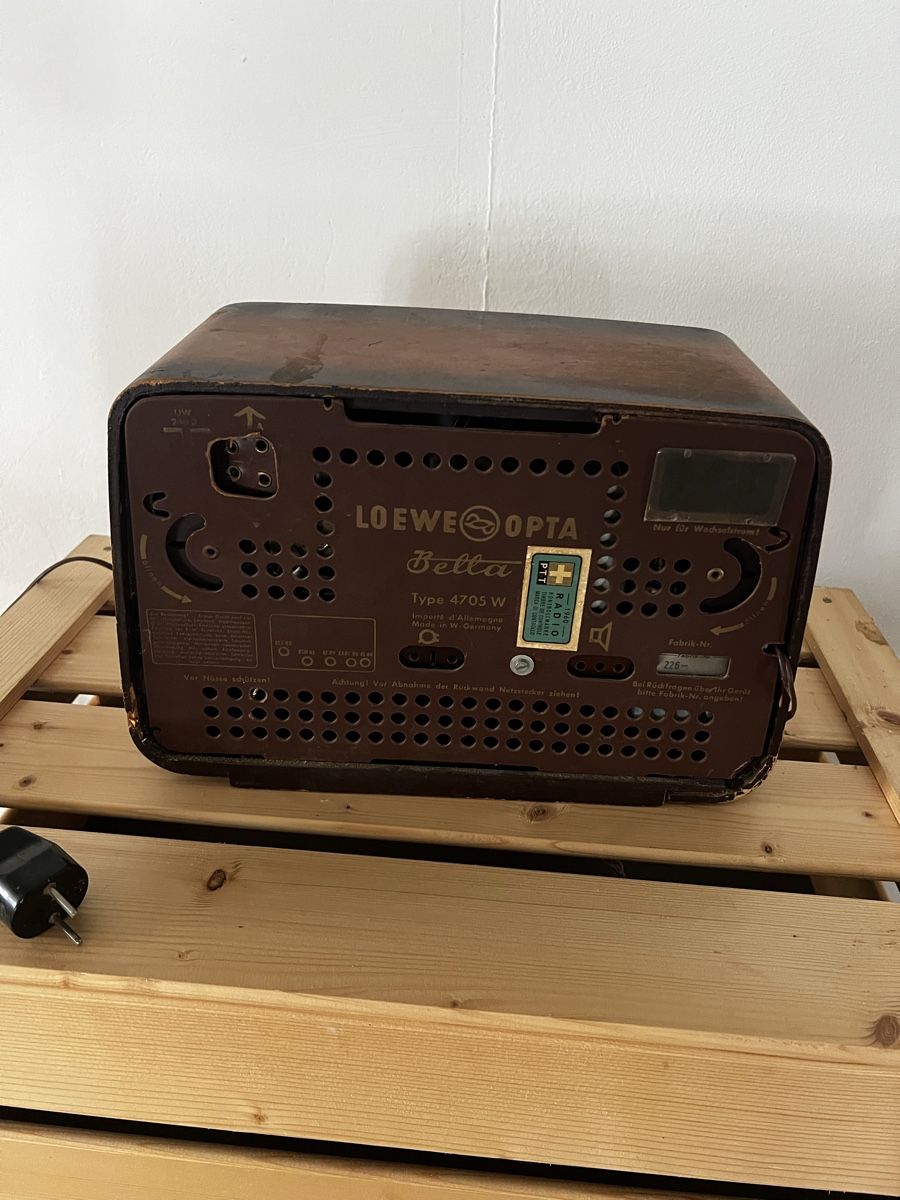Loewe Radios: Loewe Opta Bella Radio – Gebraucht aus Grosshöchstetten von juri_pf 2