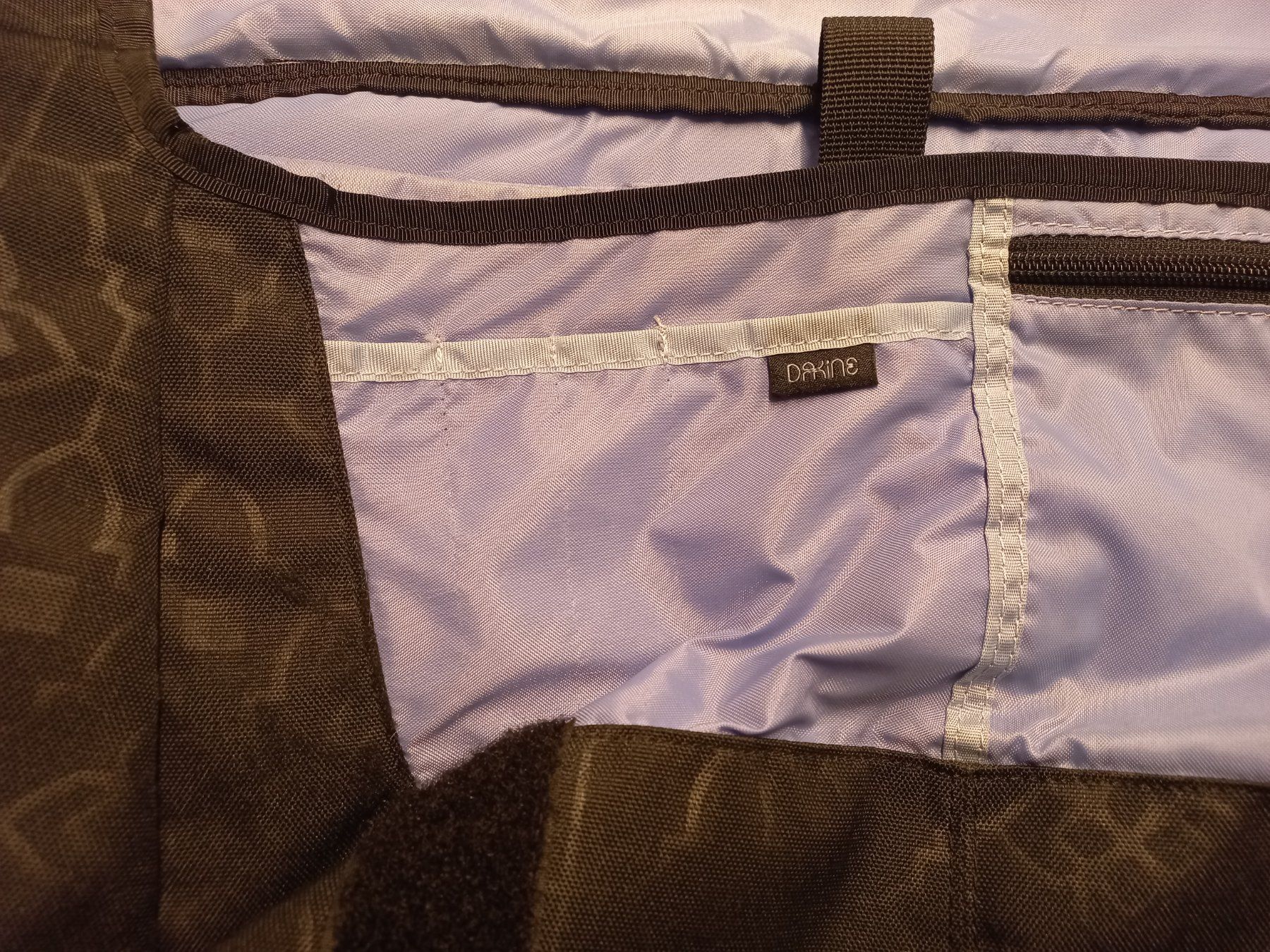 Dakine Borse da donna: Dakine Umhängetasche, schwarz/hellviolett – Usato da Luthern venduto da JanK_ 4