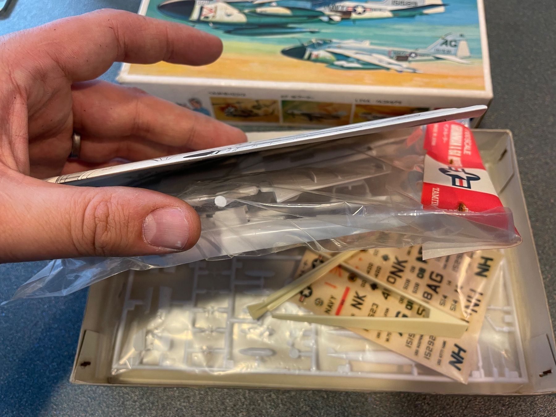 Tamiya Modellbausätze & Standmodelle: Tamiya 1:100 Grumman A-6A intruder kit – Gebraucht aus Chiasso von Carrara-Modellismo 2