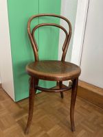 Schöner Holzstuhl wg. Umzug gratis abzugeben