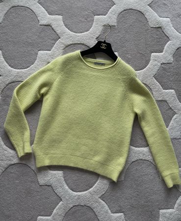 Stilvoller COS Pullover in Frühlingsgelb – Grösse M –