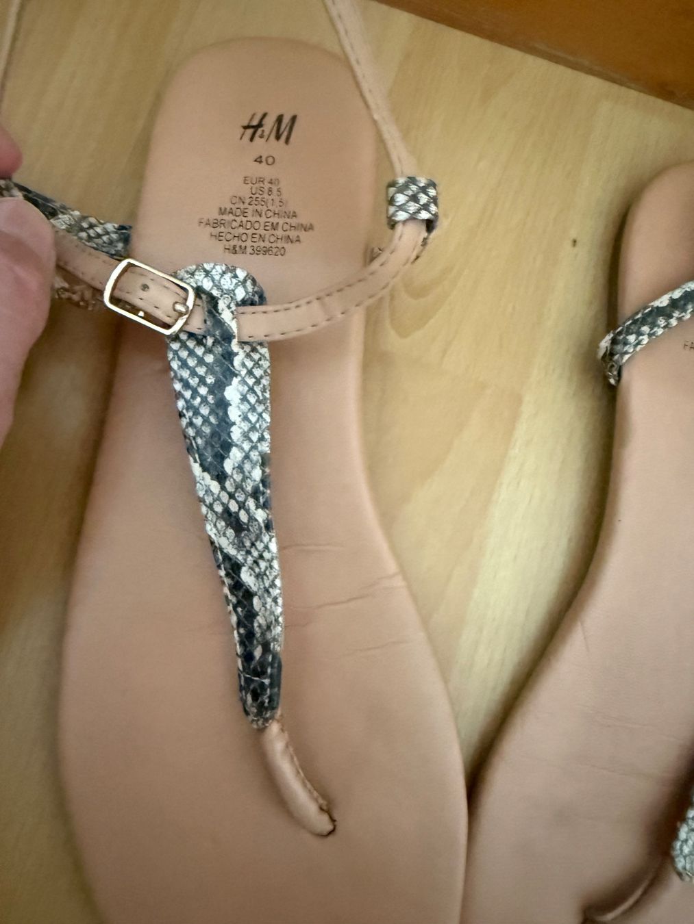H&M Scarpe da donna: H&M Sandalen Sommerschuhe Gr. 40 – Usato da Zürich venduto da Herbion1 1