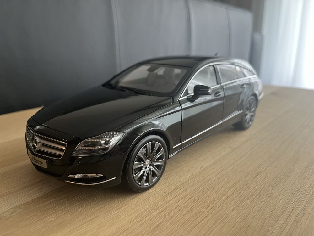 Norev SB 1/43 - Mercedes CLS Shooting Brake C218 Blanche