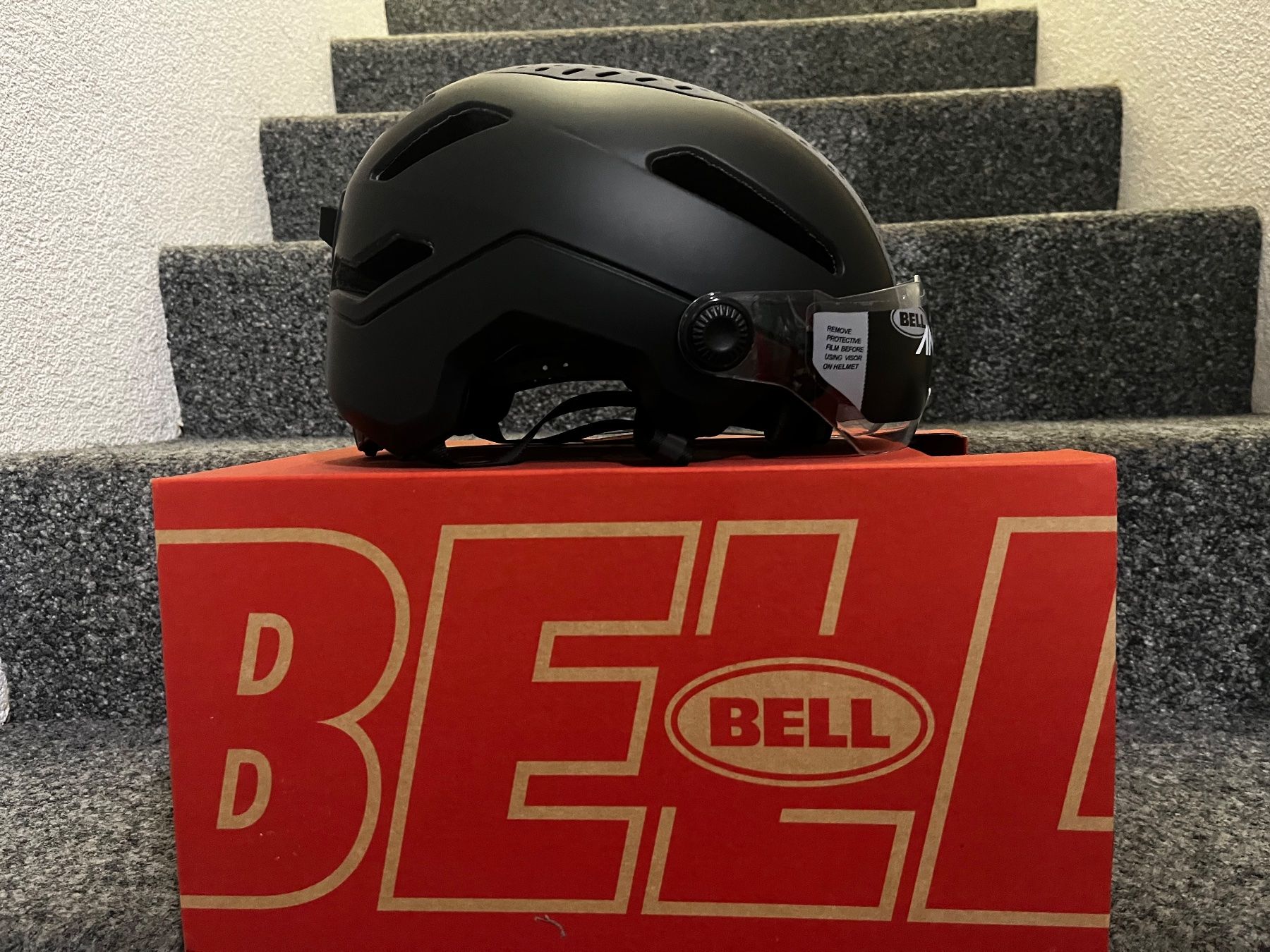Bell Caschi: Neuer Velo Helm – Nuovo e nell'imballaggio originale da Mühlethurnen venduto da Kolly225 2