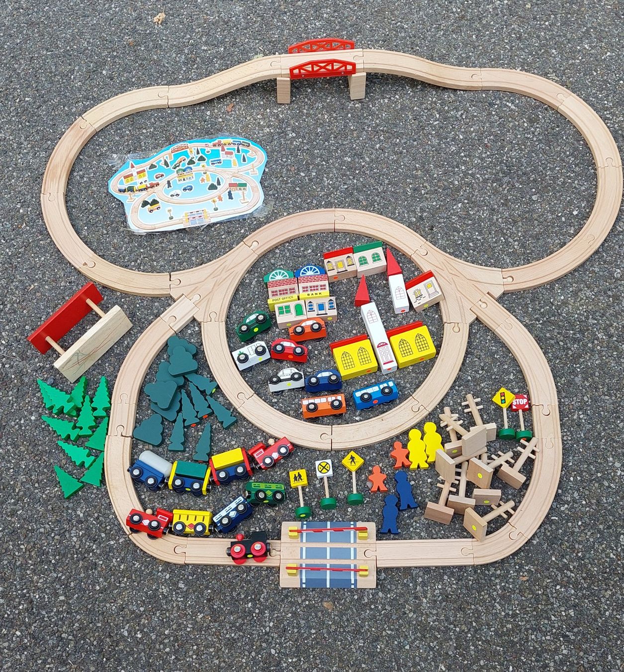 Bea Spielzeuge: Holzeisenbahn Set BEA, mit Brio kompatibel – Gebraucht aus Uitikon Waldegg von Smeragol 6
