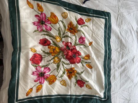 Foulard 100% Soie floral blanc vert occasion