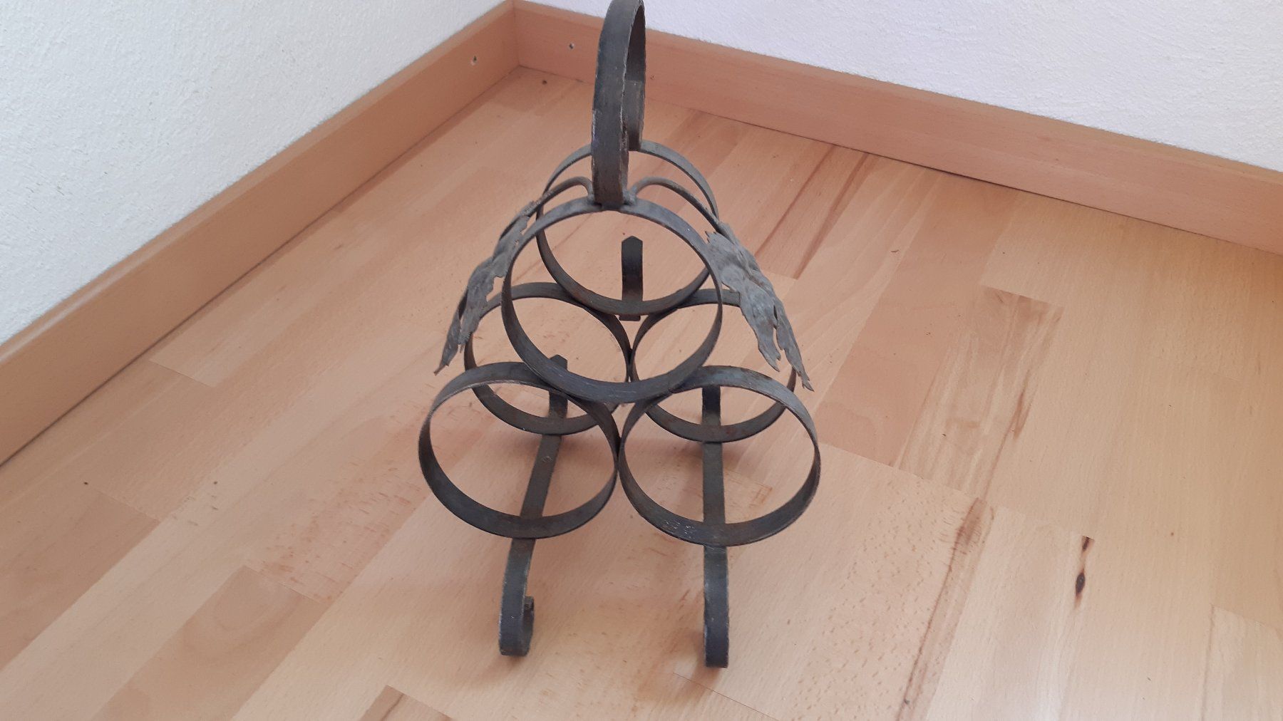 Weingestelle & -ständer: Weinhalter für 3 Flaschen – Gebraucht aus hinwil von tho_j6kz 1