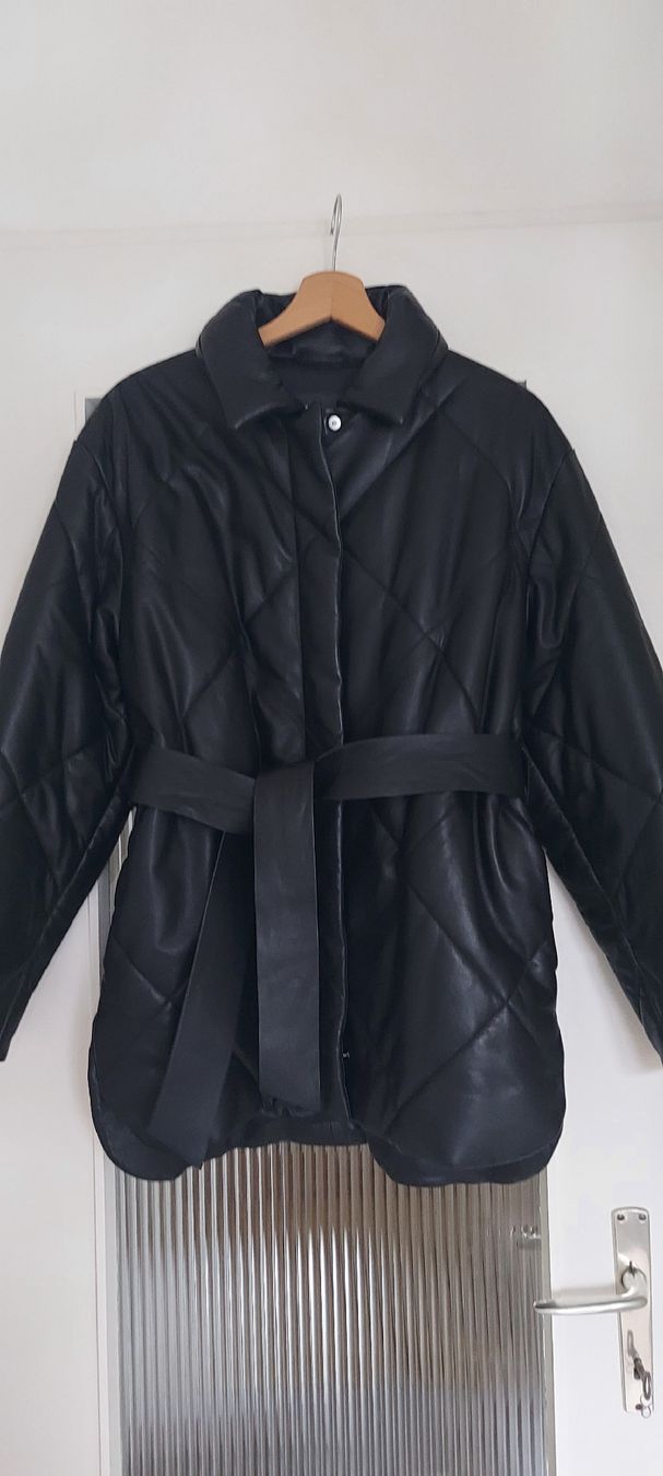 Massimo Dutti Giacche: Massimo Dutti Lederjacke, schwarz, Grösse S – Nuovo (secondo la descrizione) da Winterthur venduto da ann_7lxx
