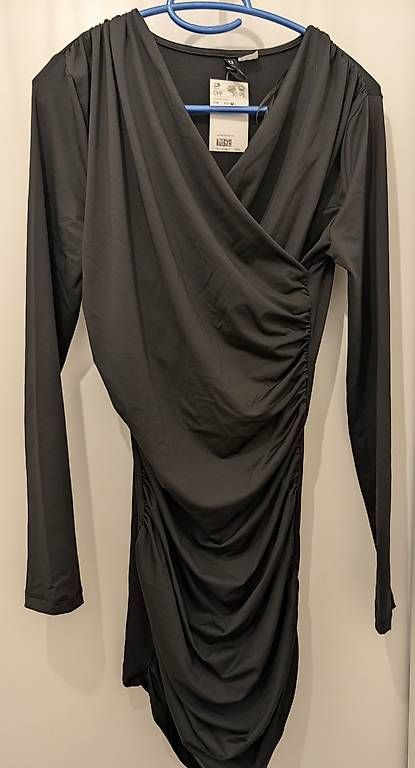Vestiti: Robe en jersey à effet drapé taille M - neuve – Nuovo e nell'imballaggio originale da Chêne-Bougeries venduto da Blutchi