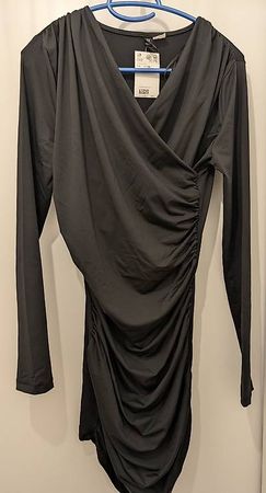 Robe en jersey à effet drapé taille M - neuve