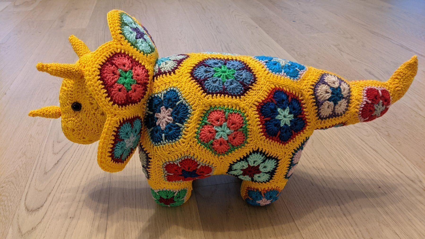 Spielzeuge: wunderbare Häkeltiere-”African flower” Technik – Neu (gemäss Beschreibung) aus Zürich von pisamun 1