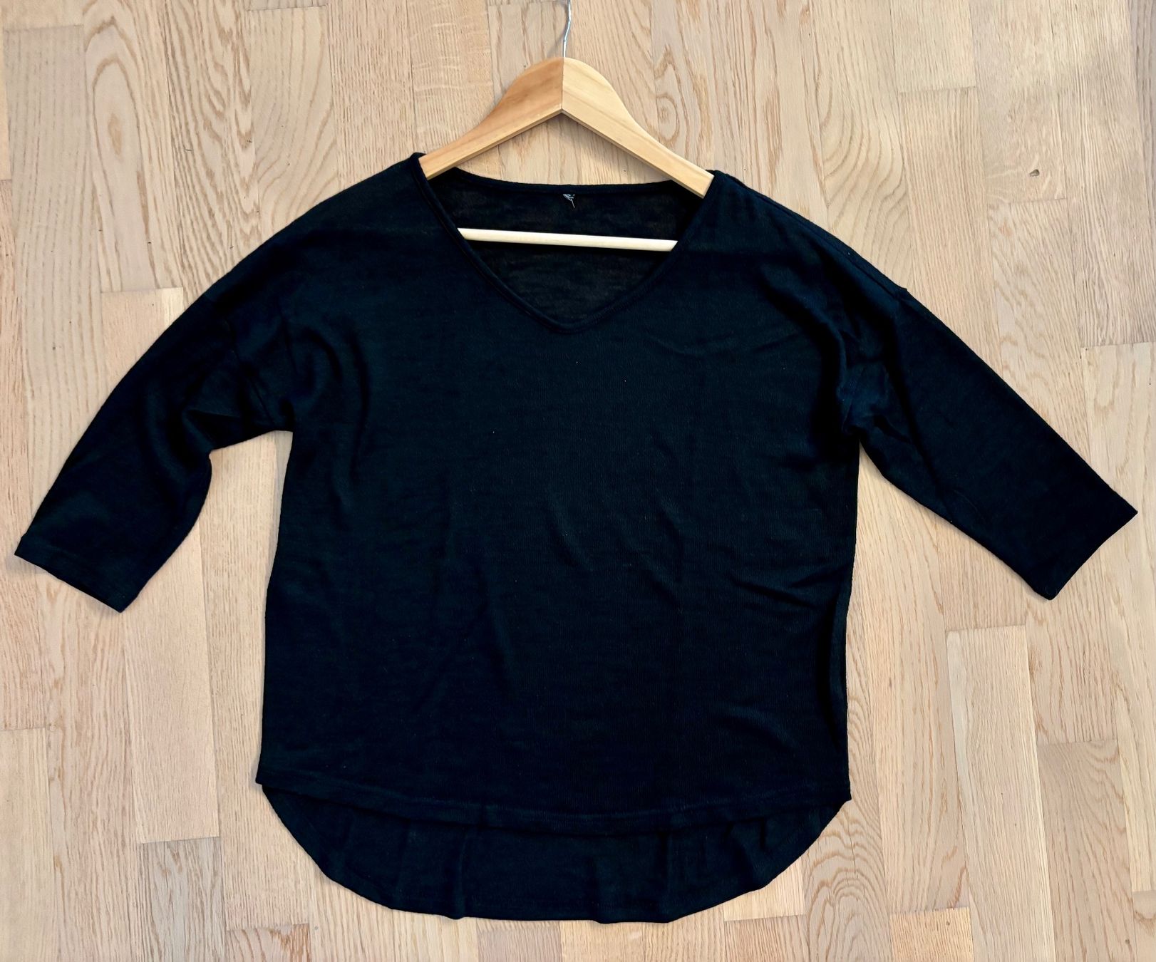 Maglioni & Felpe: Schwarzer dünner Pullover, Gr. S – Usato da Glattpark(Opfikon) venduto da Mrs.R0bins0n 1