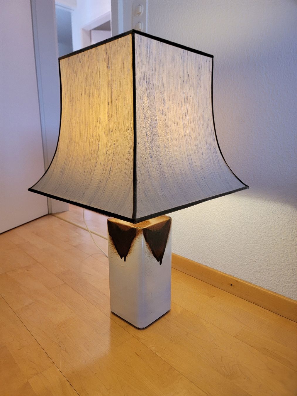 Lampade: Vintage Ceramic Table Lamp 75 cm with Fabric Shade – Usato da Zürich venduto da gil_69qz 3