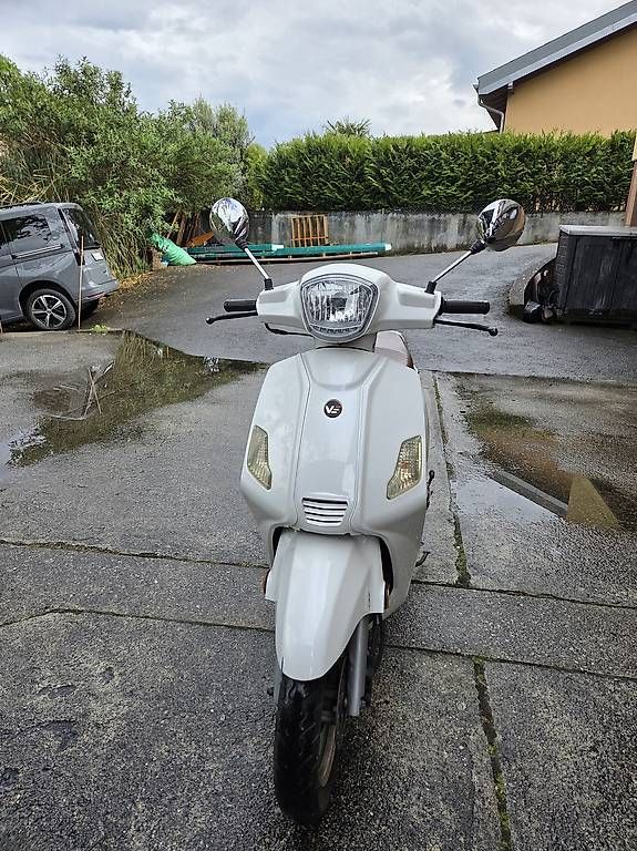 Scooters: Scooter 125cc – D'occasion à Les Evouettes par jupjup