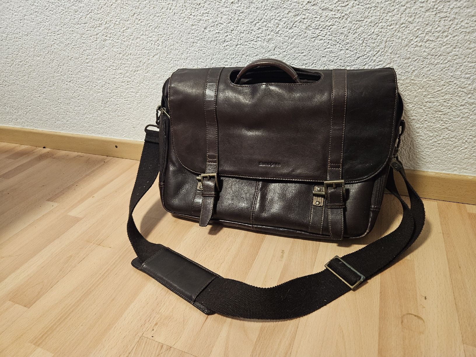 Samsonite Borse: Leder Umhängetasche Dunkelbraun Laptopsak Samsonite – Usato da Täuffelen venduto da helene.1708