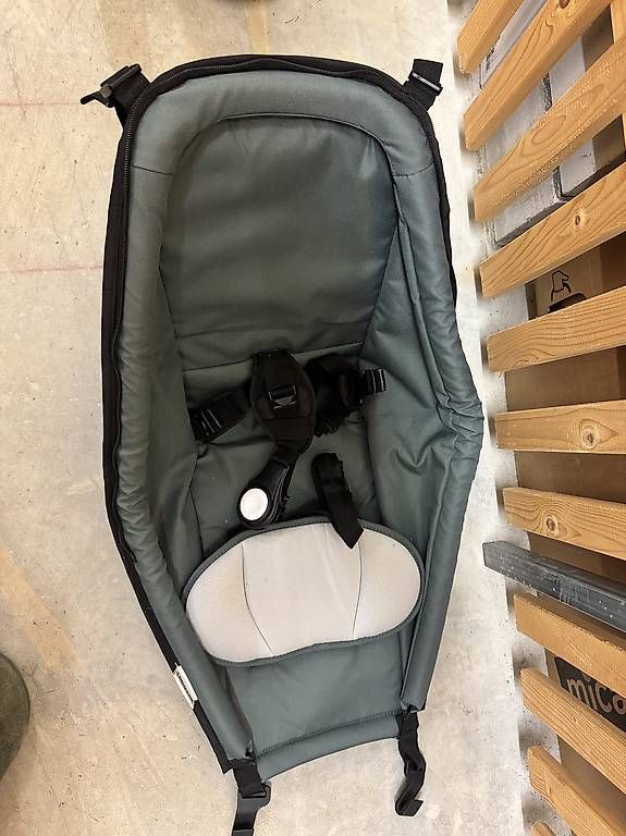 Rimorchi: Babysitz Croozer – Usato da Winterthur venduto da VigoL