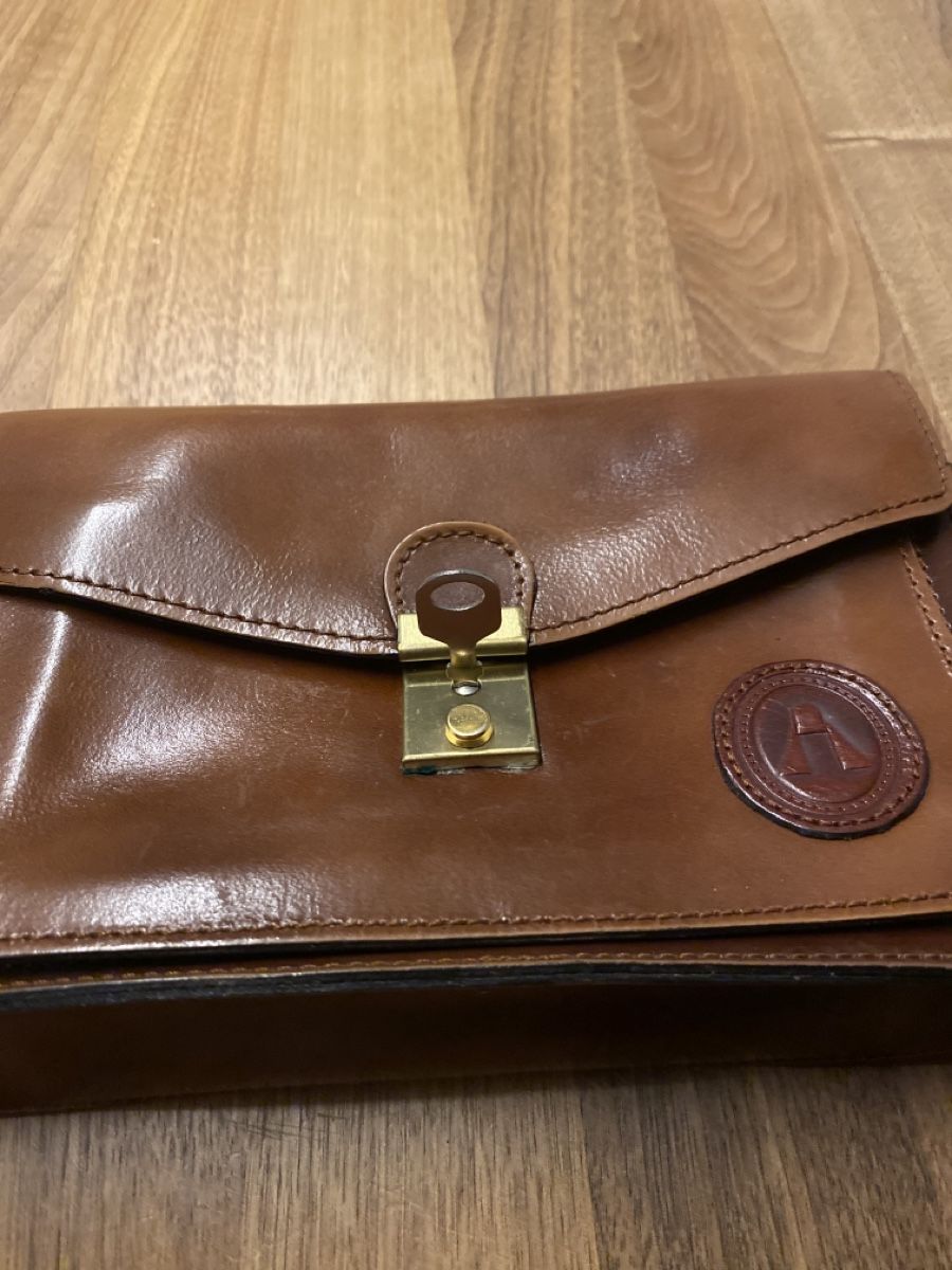 Taschen: Elegante Echtleder Herrenhandtasche – Gebraucht aus Bern von  6