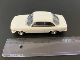 Auto Modell Alfa Romeo Sprint GT weiss 1:43 neuwertig