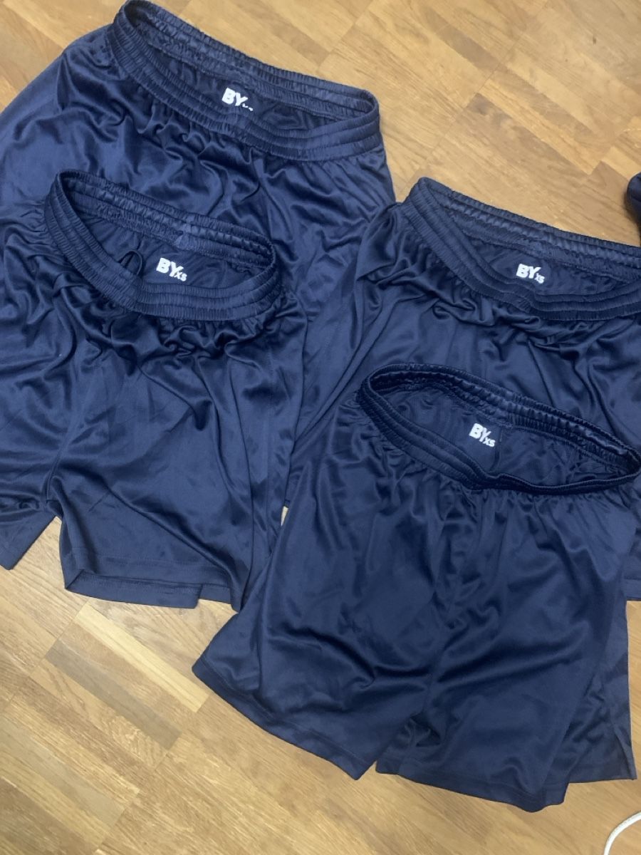 Pantaloni: FUSSBALL-Short in Grösse XS – Nuovo (secondo la descrizione) da Zürich venduto da 15mayo15